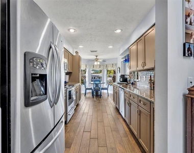 11768 W Riverhaven Drive - Photo Thumbnail 12