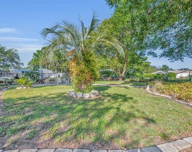 11768 W Riverhaven Drive - Photo Thumbnail 34