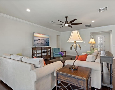 19011 Formosa Street - Photo Thumbnail 14