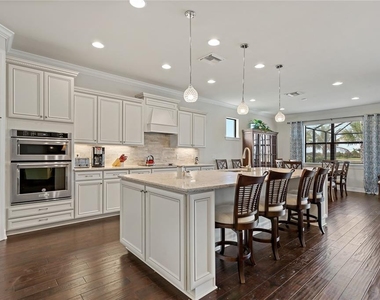 19011 Formosa Street - Photo Thumbnail 8