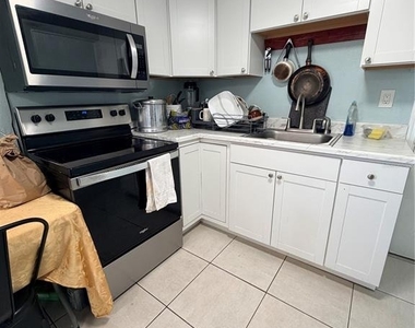 2216 Webber Street - Photo Thumbnail 2