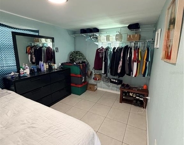 2216 Webber Street - Photo Thumbnail 4