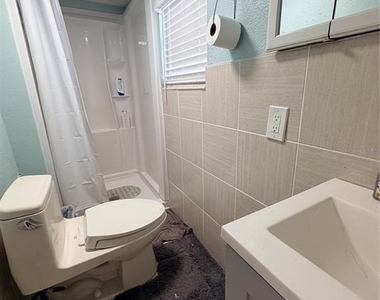 2216 Webber Street - Photo Thumbnail 8