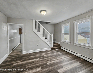 109 1/2 Penn Street - Photo Thumbnail 6