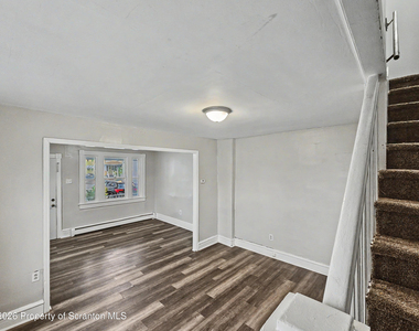 109 1/2 Penn Street - Photo Thumbnail 7