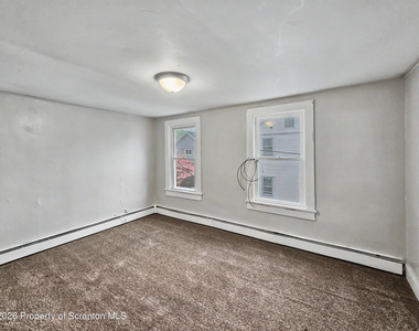 109 1/2 Penn Street - Photo Thumbnail 8