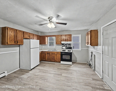 109 1/2 Penn Street - Photo Thumbnail 2