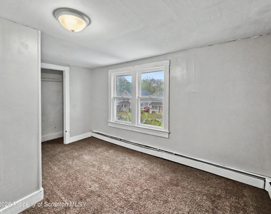 109 1/2 Penn Street - Photo Thumbnail 9