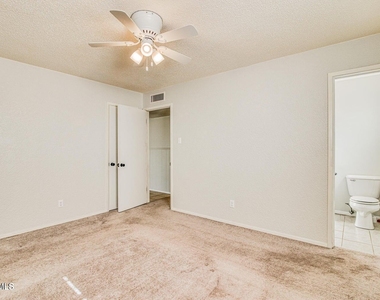 6408 Regal Lane - Photo Thumbnail 11