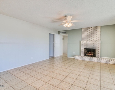 6408 Regal Lane - Photo Thumbnail 4