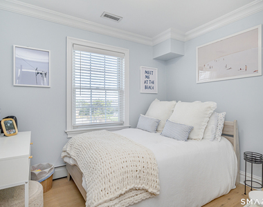 1140 Fairfield Beach Road - Photo Thumbnail 9