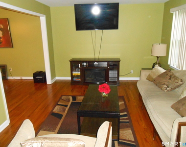 131 Infield Street - Photo Thumbnail 5