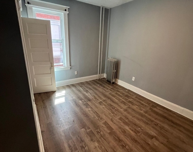 267 Wethersfield Avenue - Photo Thumbnail 2