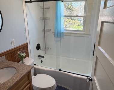 40 Ashworth Avenue - Photo Thumbnail 10