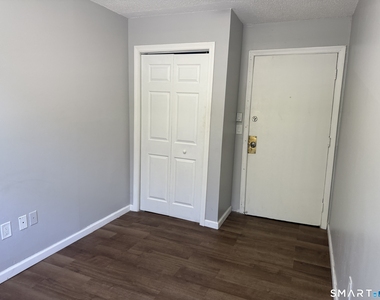 682 Old Colony Road - Photo Thumbnail 4