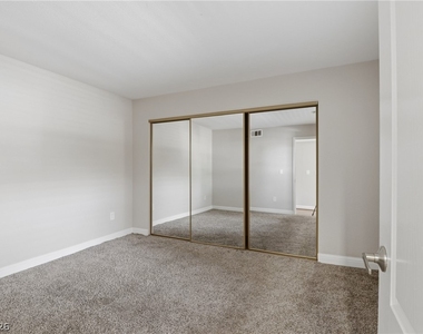 5055 W Hacienda Avenue - Photo Thumbnail 22