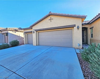 5441 E La Campana Drive - Photo Thumbnail 3