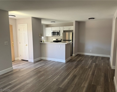 2967 Juniper Hills Boulevard - Photo Thumbnail 6