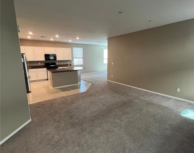 6071 Castle Gardens Avenue - Photo Thumbnail 3