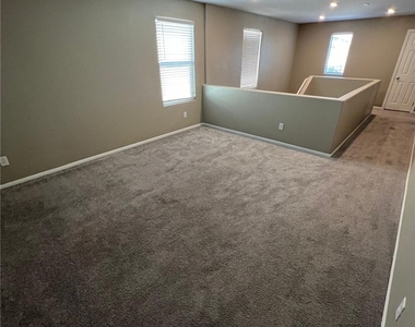 6071 Castle Gardens Avenue - Photo Thumbnail 12