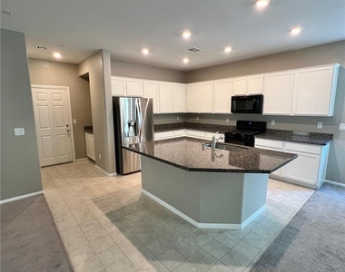6071 Castle Gardens Avenue - Photo Thumbnail 5