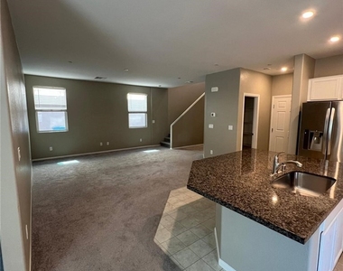 6071 Castle Gardens Avenue - Photo Thumbnail 14