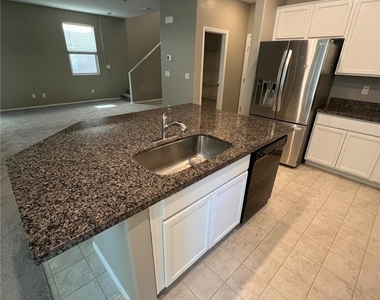 6071 Castle Gardens Avenue - Photo Thumbnail 8