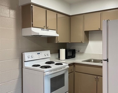 615 S Royal Crest Circle - Photo Thumbnail 9