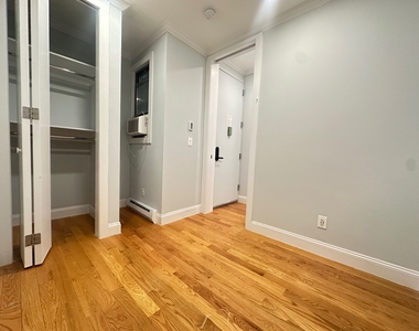 427 East 80th Street - Photo Thumbnail 2