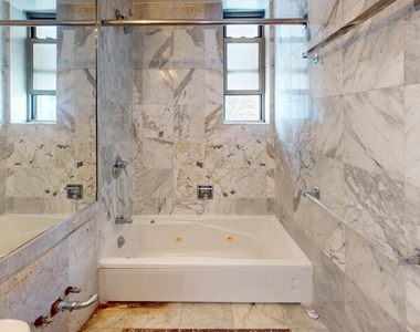 301 East 38th street  - Photo Thumbnail 4