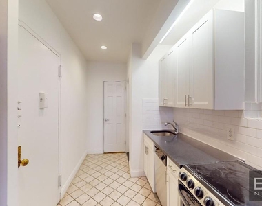 246 west 22nd Street  - Photo Thumbnail 1