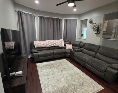 149 Adam Street - Photo Thumbnail 17