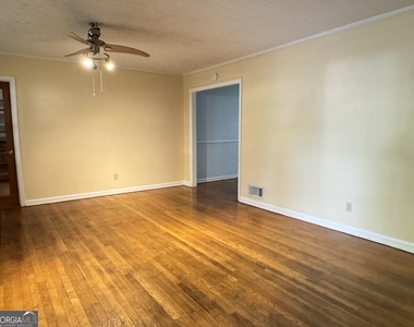 222 Pineview Drive - Photo Thumbnail 2
