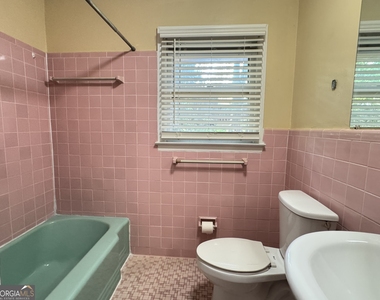 222 Pineview Drive - Photo Thumbnail 14