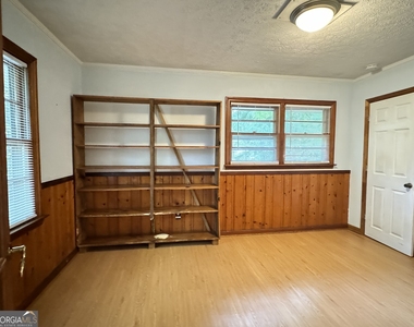 222 Pineview Drive - Photo Thumbnail 11