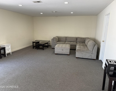 191 Norgrove Avenue - Photo Thumbnail 5