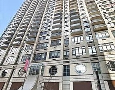West 48 Street / Nearest 8th Ave, Luxury Amenity Bldg - Photo Thumbnail 12