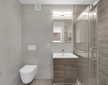 West 48 Street / Nearest 8th Ave, Luxury Amenity Bldg - Photo Thumbnail 6