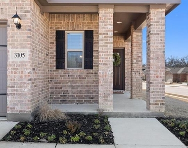 3105 Bedstraw Lane - Photo Thumbnail 4
