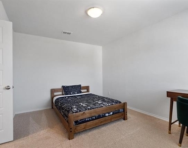 3105 Bedstraw Lane - Photo Thumbnail 20