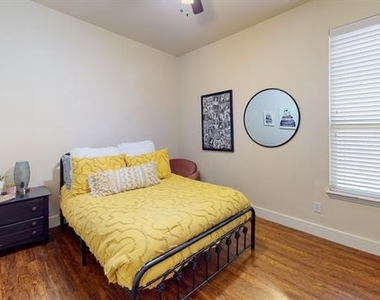 2113 Lanshire Drive - Photo Thumbnail 10