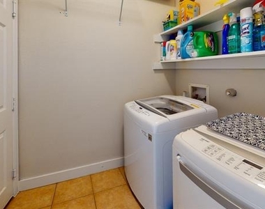 2113 Lanshire Drive - Photo Thumbnail 12