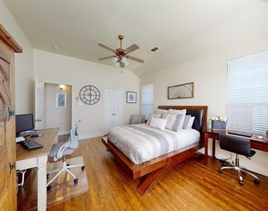 2113 Lanshire Drive - Photo Thumbnail 6