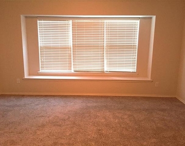 9837 Meadow Rue Drive - Photo Thumbnail 10