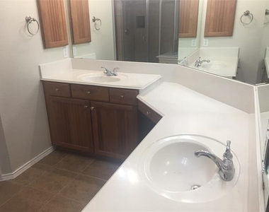 9837 Meadow Rue Drive - Photo Thumbnail 13