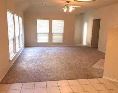 9837 Meadow Rue Drive - Photo Thumbnail 4