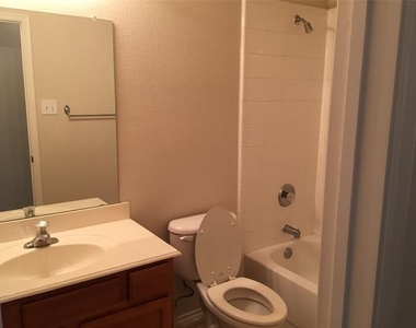 9837 Meadow Rue Drive - Photo Thumbnail 8
