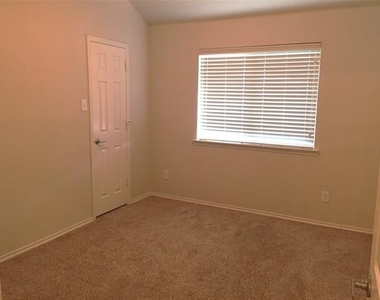 9837 Meadow Rue Drive - Photo Thumbnail 14