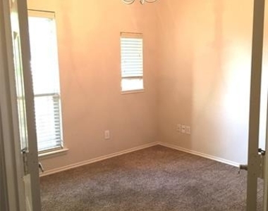 9837 Meadow Rue Drive - Photo Thumbnail 5