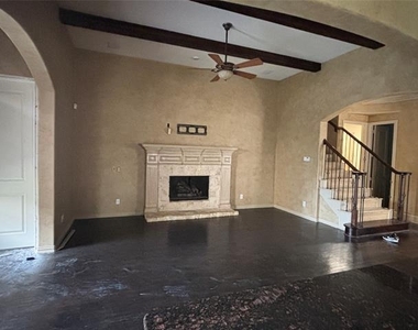 7005 Kenswick Drive - Photo Thumbnail 4
